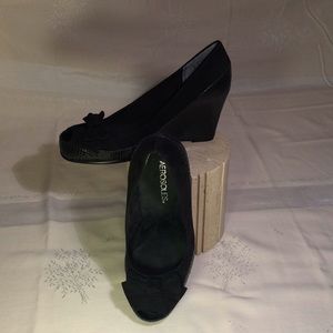 AEROSOLE Well Wisher BLACK WEDGE OPEN TOE
